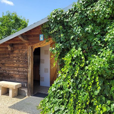 La Maison Ronde Et Ses 2 Cahutes Monthoiron Exteriör bild