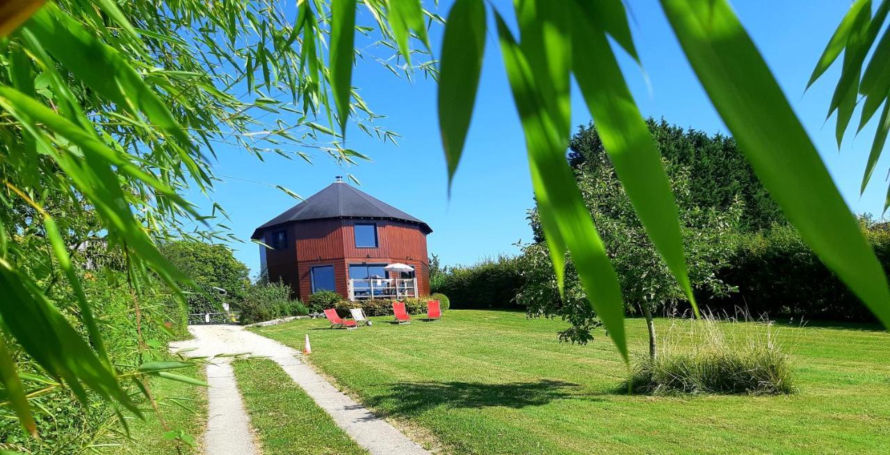 La Maison Ronde Et Ses 2 Cahutes Monthoiron Exteriör bild